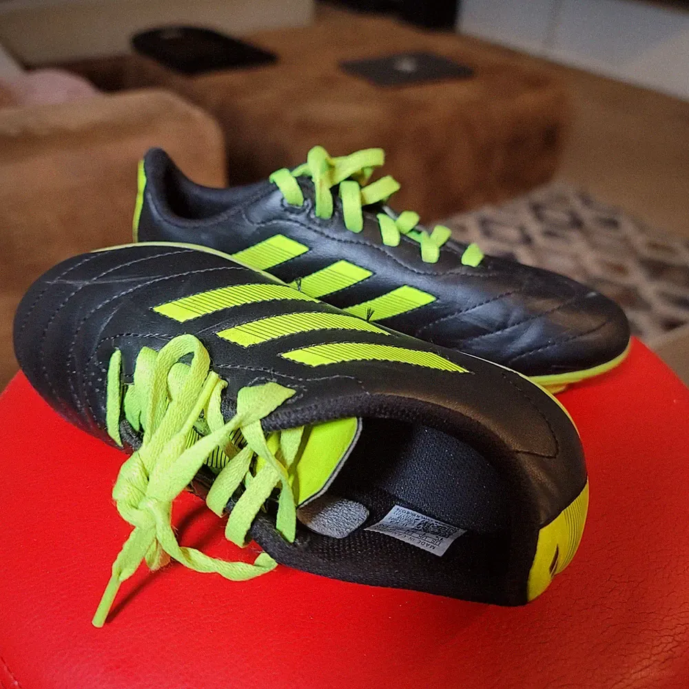 Adidas Goletto VIII FG J Soccer Cleats Youth Kids Size 1.5 Black Hi-Vis Yellow