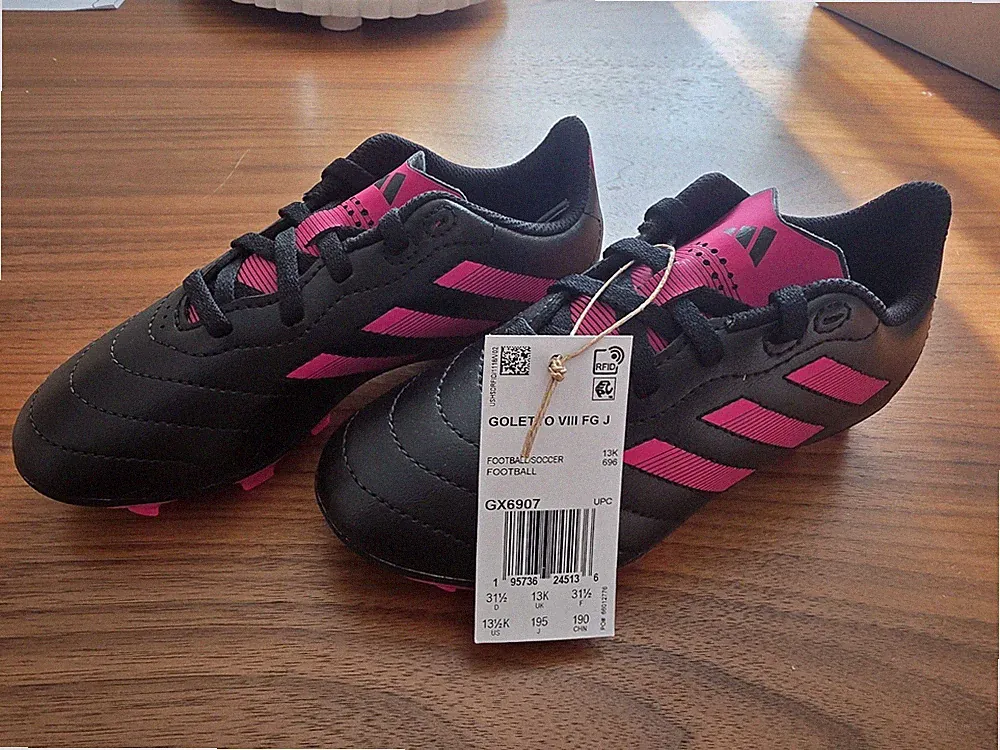 kids soccer cleats size 13.5