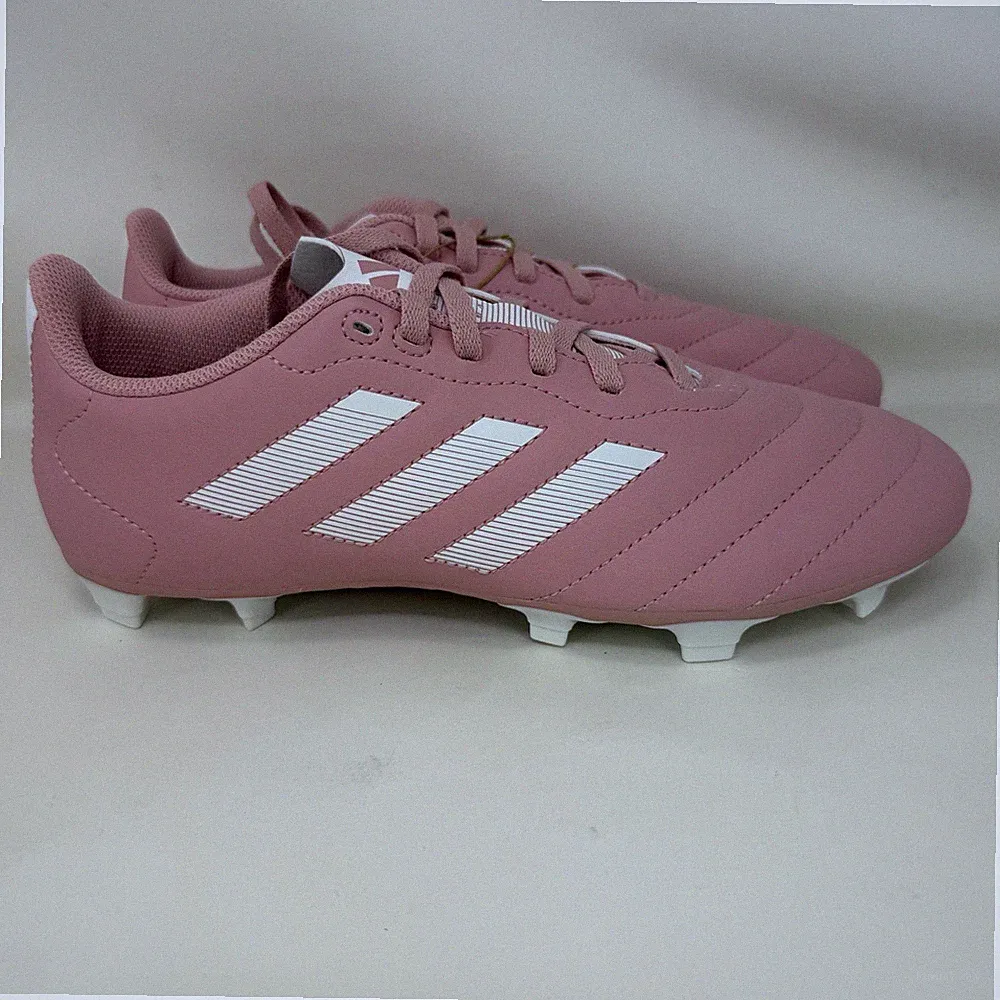 soccer cleats women