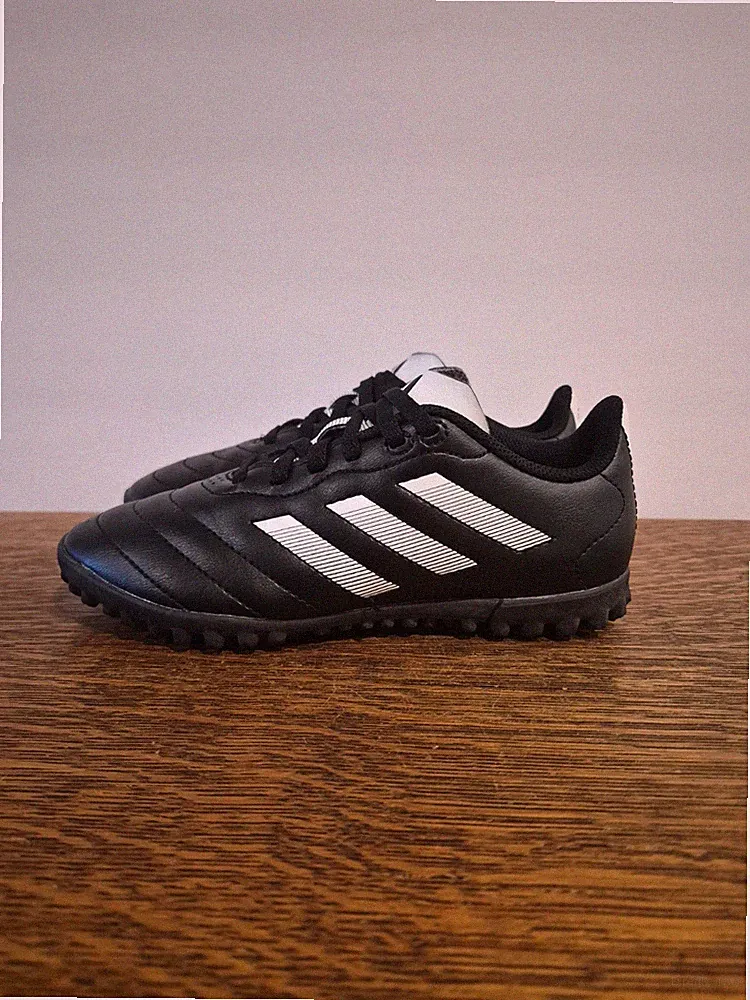 Adidas Goletto VIII Turf Indoor Soccer Cleats Boy's Size 2.5