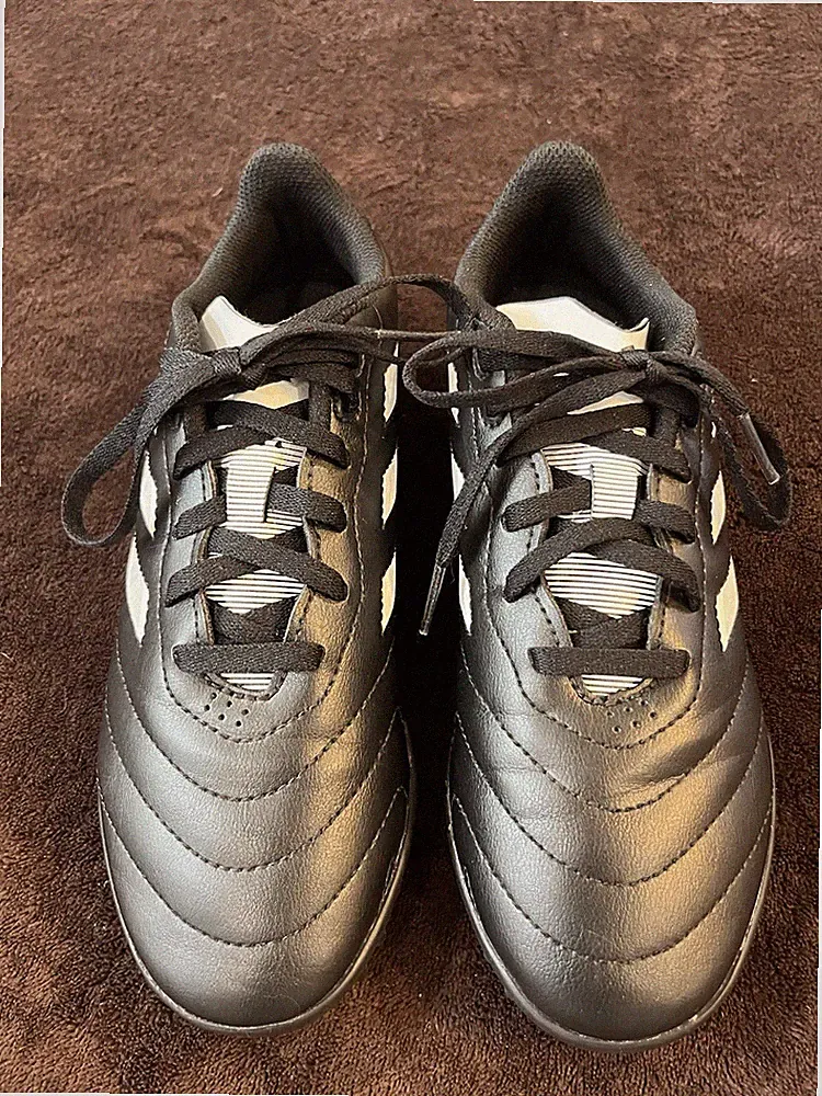 Adidas Goletto VIII Turf Soccer Shoes Cleats in black and white Size 5
