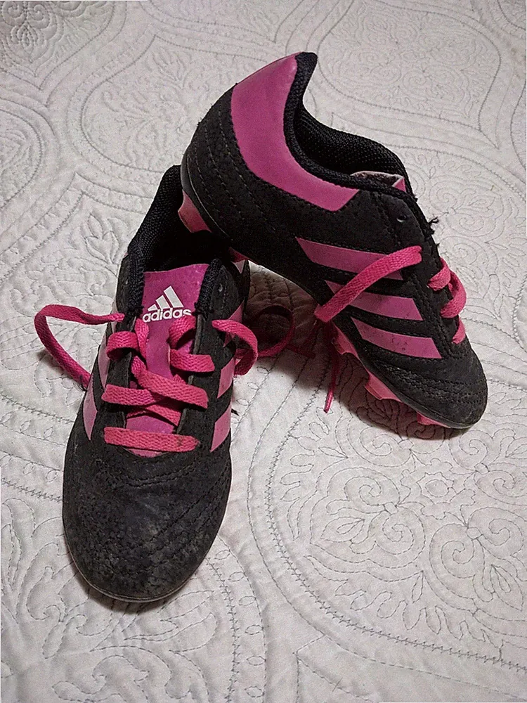 Adidas Goletto Youth Size 10.5 Soccer Cleats Black and Pink Kids Sports Cleats