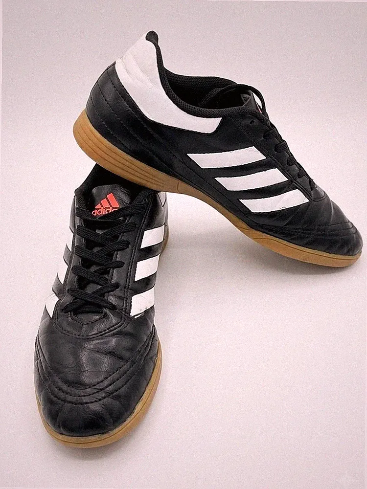 adidas indoor soccer shoes FUTSAL BOOTS FOOTBALL TRAINERS (original)