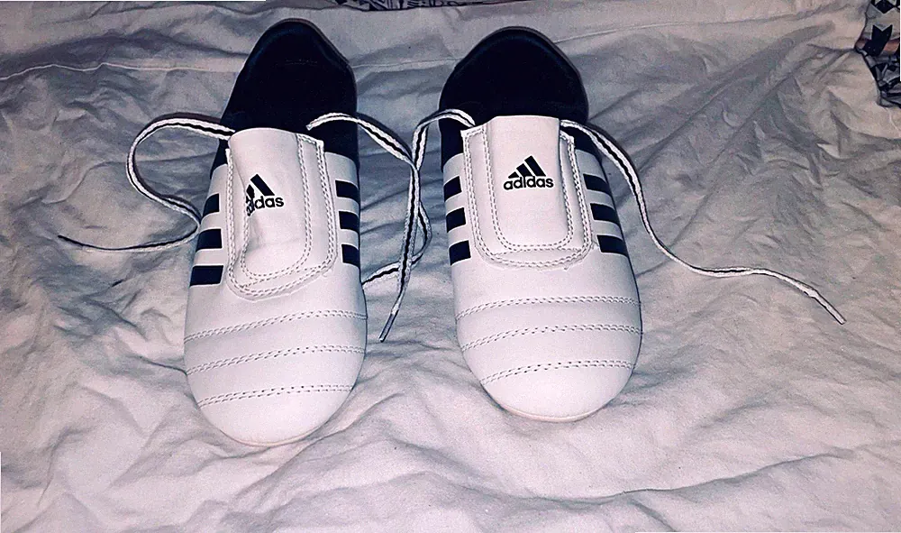 adidas Indoor soccer shoes Low Top Lace-Up White/Black sizee7 Style FZ50PW