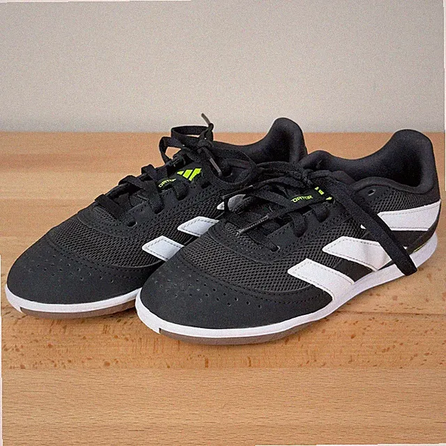 Adidas Indoor Soccer Shoes US 1.5 Kids Black White Predator Club In Sala Sneaker