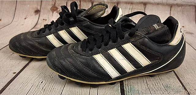 adidas Kaiser 5 Soccer Cleats Boots Black White Kids Children’s Size 4 US