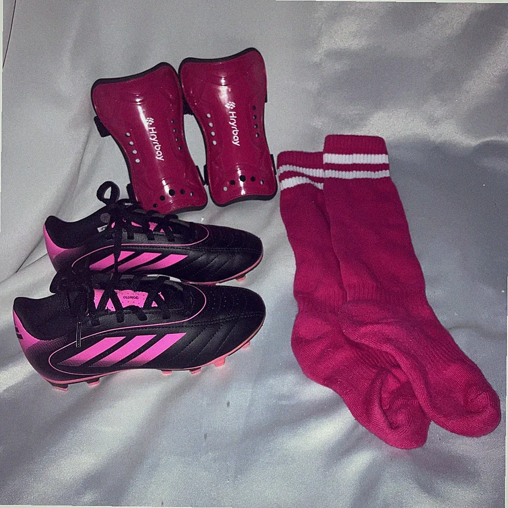 ADIDAS Kids' Goletto IX Firm/Multi-Ground Soccer Cleats AND Shin Guards & Socks