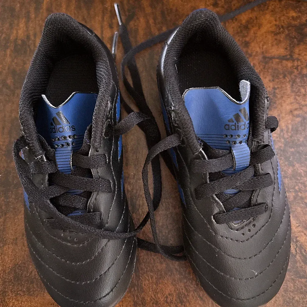 Adidas Kids Size 9.5k Black With Blue Stripes Soccer Cleats