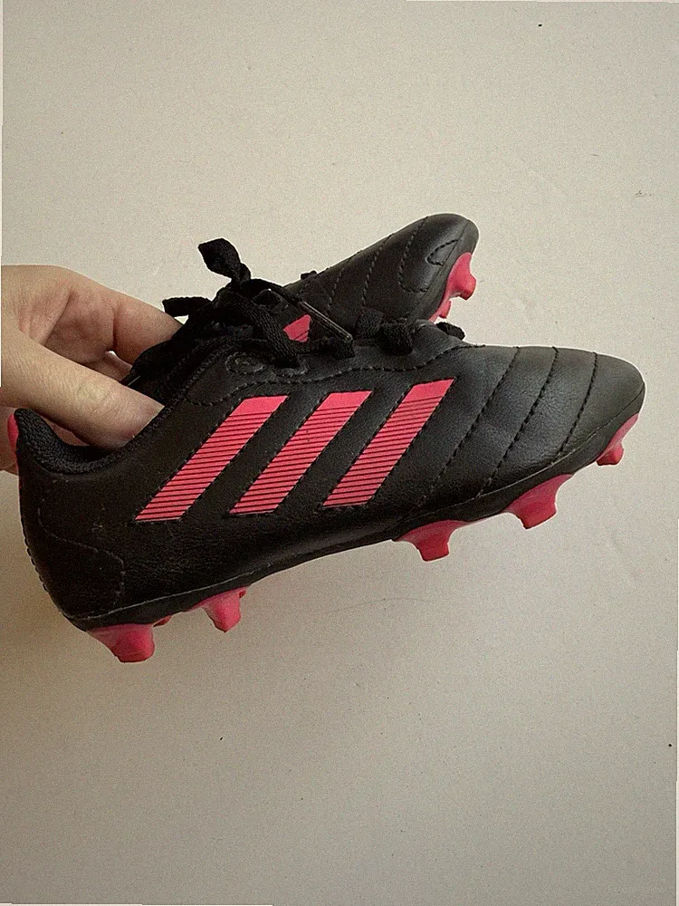 Adidas Kids Soccer Cleats size 11 Girls Hot Pink Very Good Used Condition