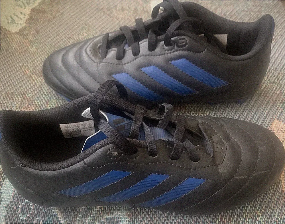 Adidas Kids Youth Soccer Cleats Size 2.5 color Black and Blue, leather