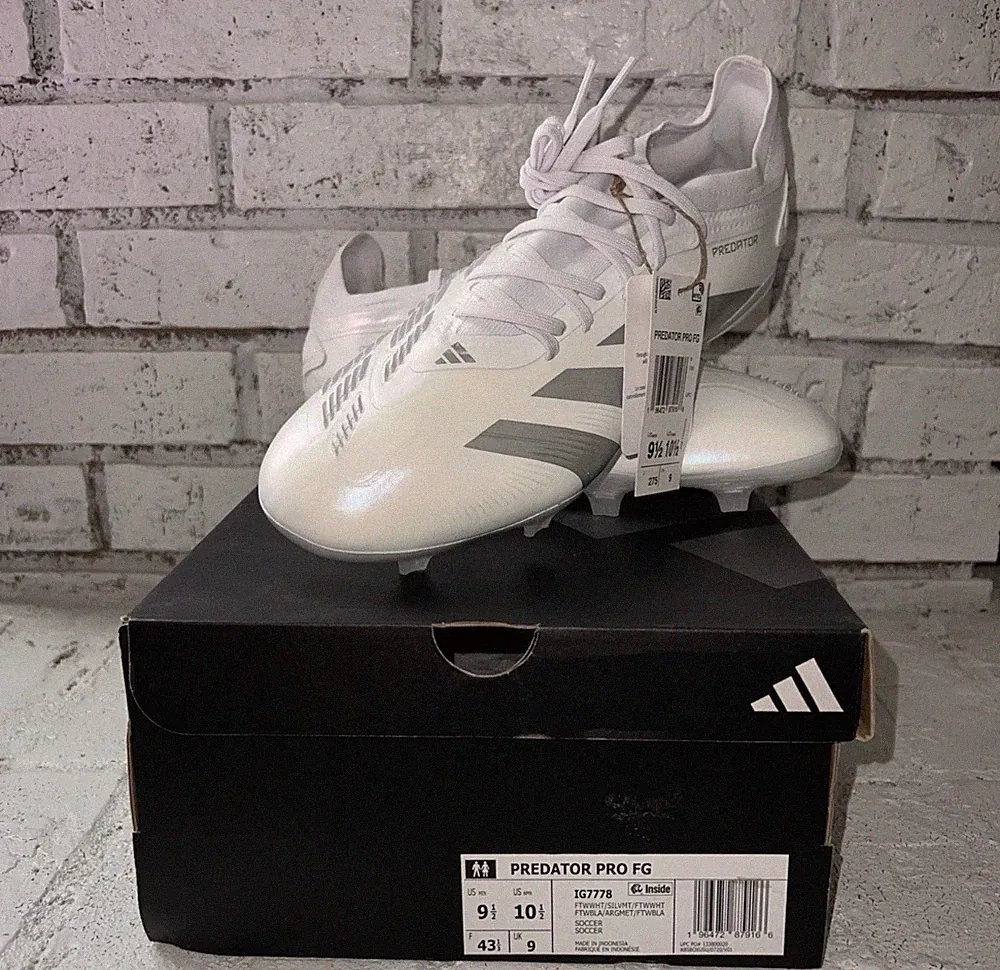 Adidas Men PREDATOR Pro FG Cleats White Silver Soccer IG7778 Sz 9.5 NIB