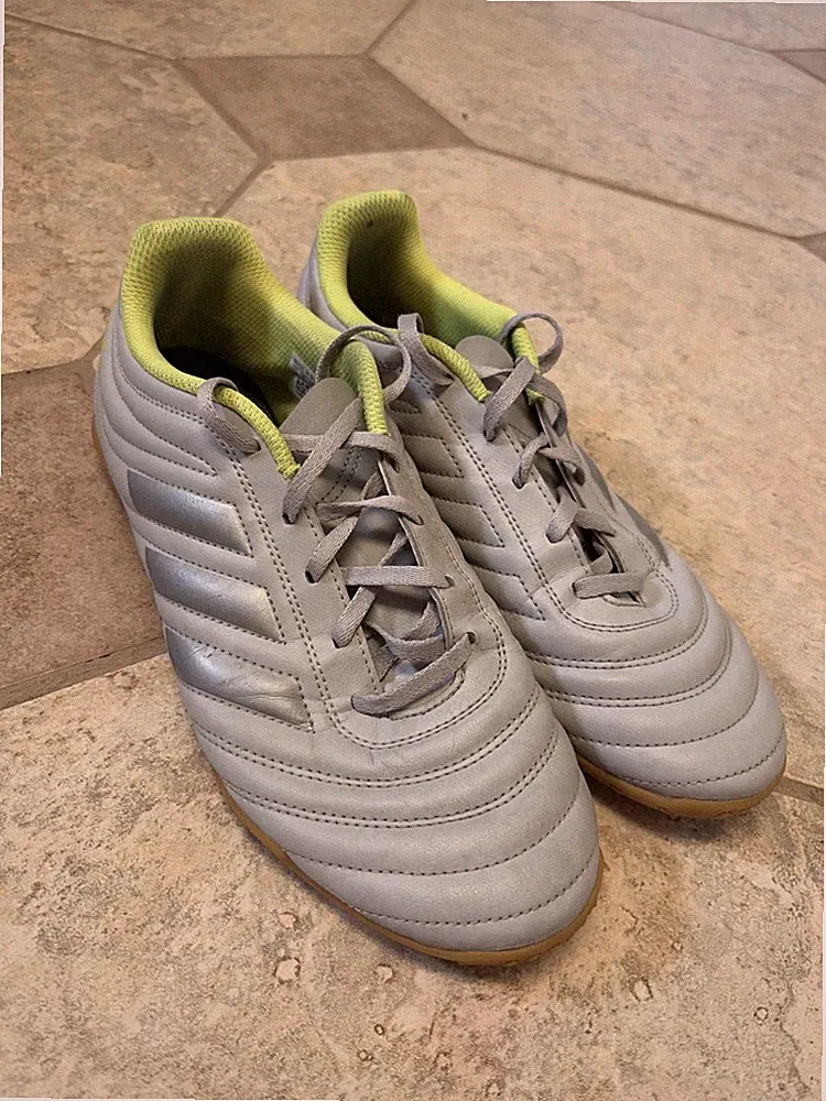 Adidas Men’s Copa 20.4 Indoor Soccer Cleats Flats Size 8