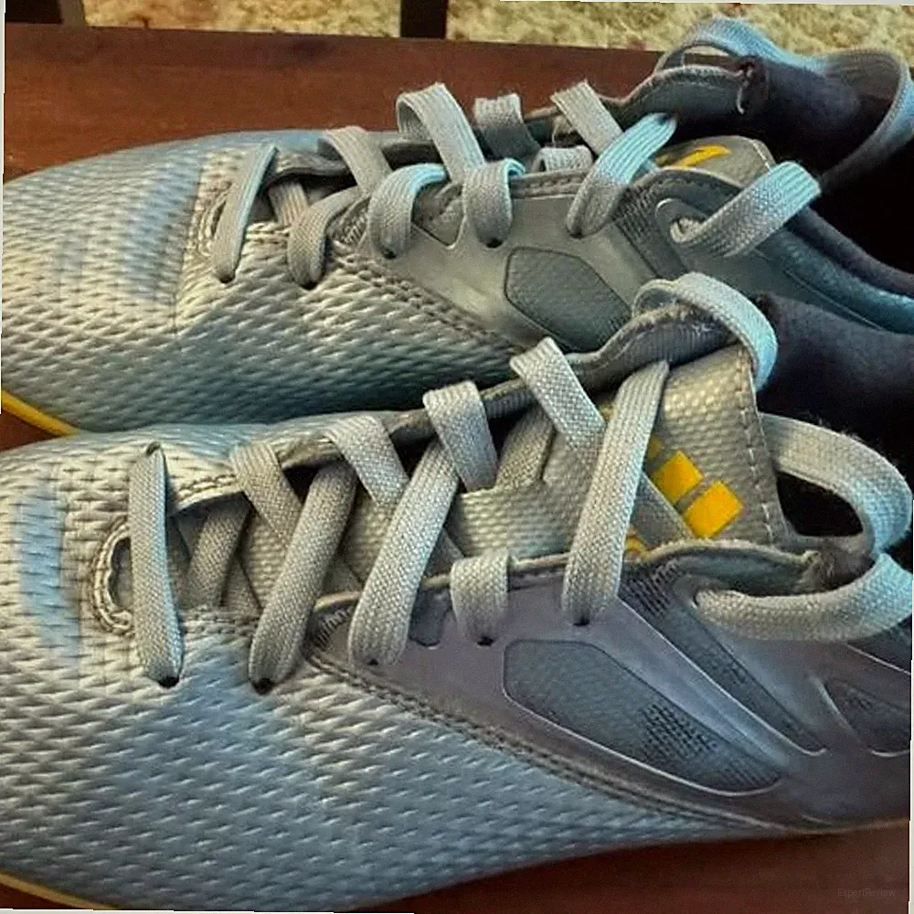 Adidas Men's indoor soccer cleats shoes Size 7 EU 40