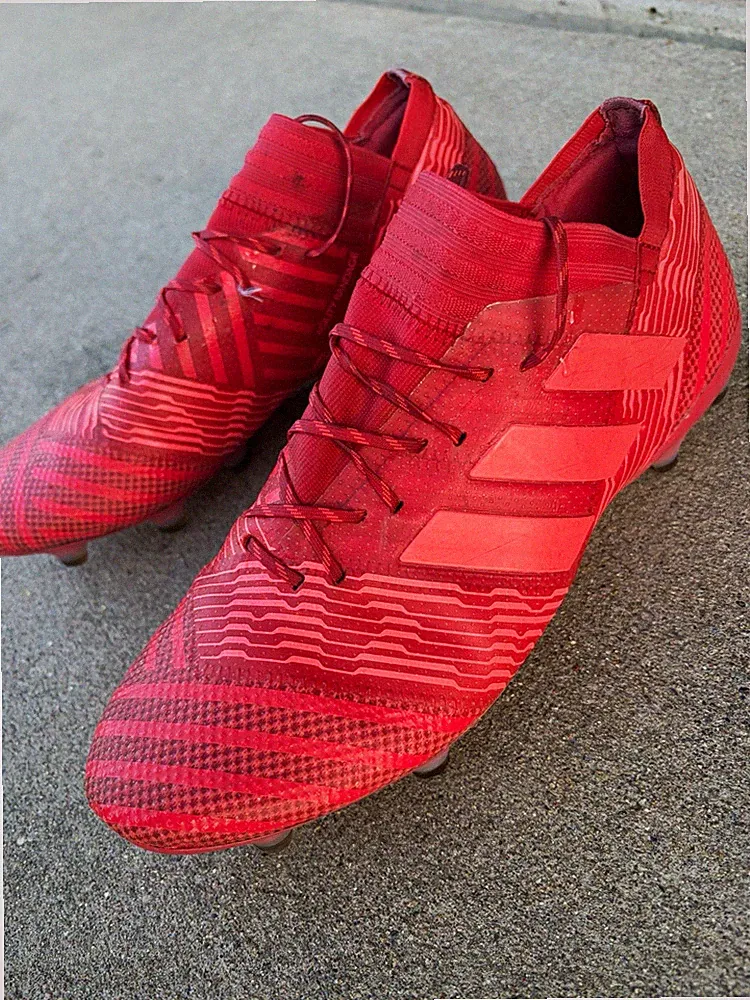 adidas Men's Red Striped Mid Top Lace-Up Soccer Cleats Sneaker Pre-Owned