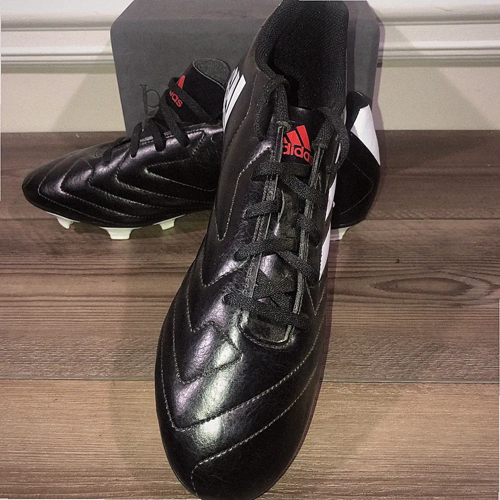 Adidas men’s soccer cleats size 11.5 Black￼