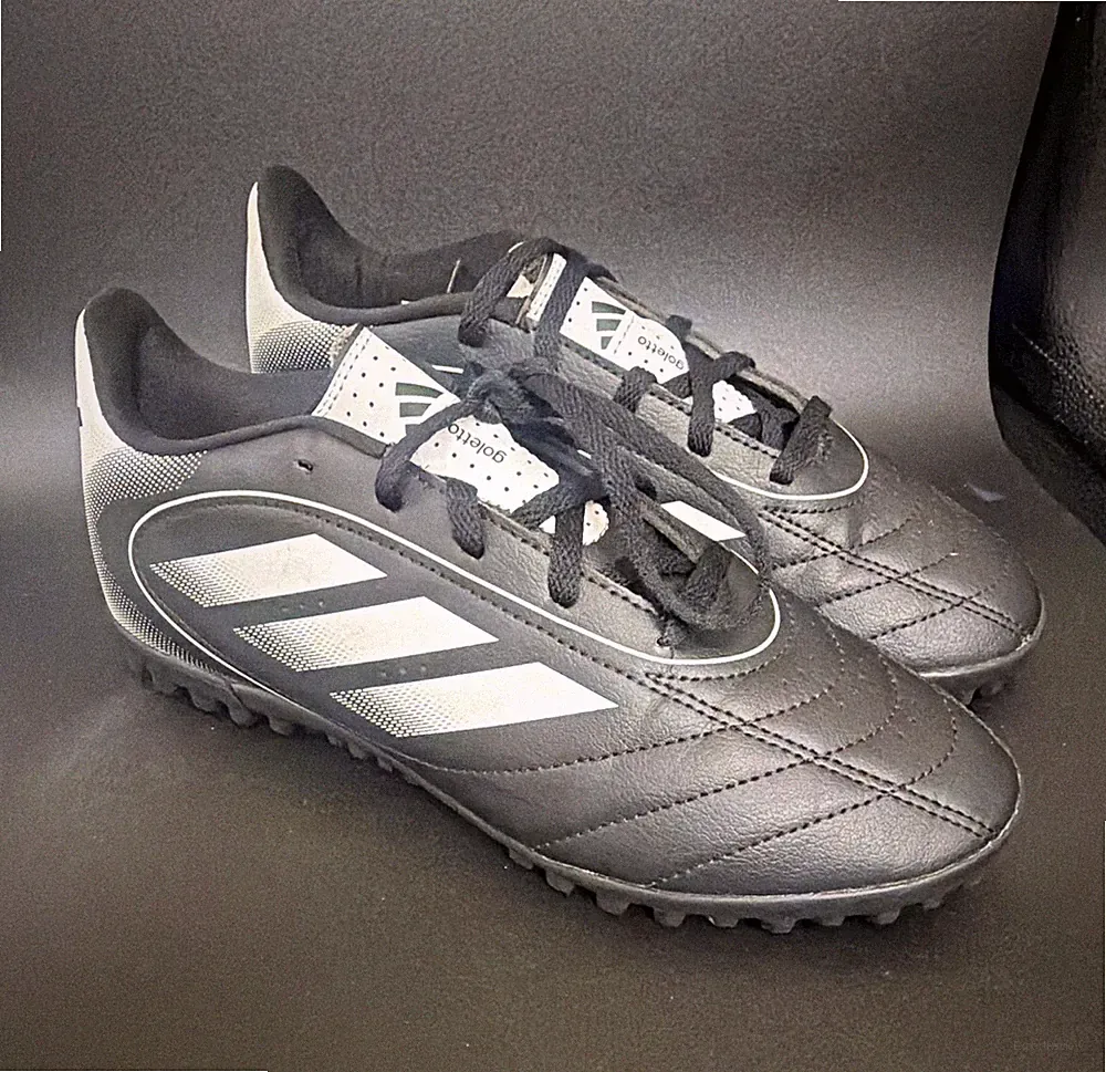 adidas Men’s Turf Soccer Cleats Lace-Up Low Top Athletic Shoes size 6