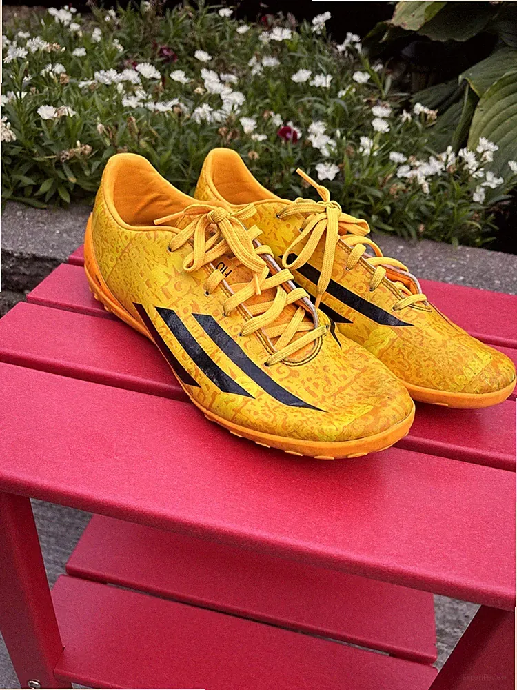 Adidas Messi F10 Soccer Cleats Indoor Yellow Orange Men’s Size 10.5