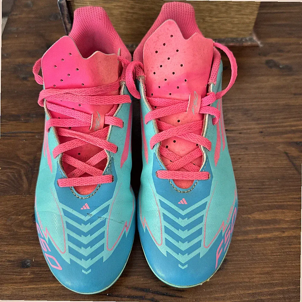 Adidas Messi F50 FG Youth Girls Soccer Cleats Pink Teal Size 4.5Y Used 1 Season