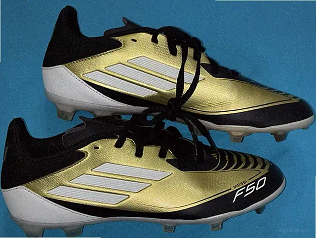 adidas Messi F50 Gold Black White boys Low Top Lace Up Soccer Cleats Pre-Owned