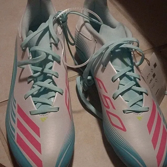 adidas Messi Men's Soccer Cleats Low Top Lace Up Plastic Colorblock White