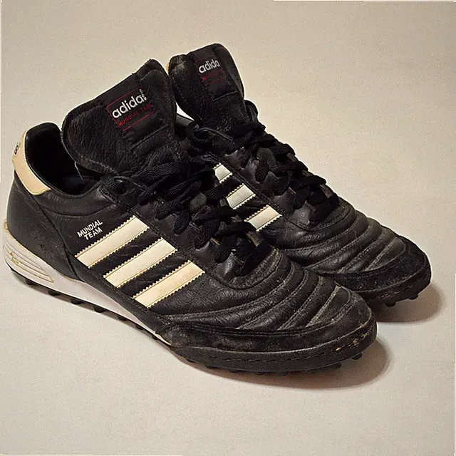 Adidas Mundial Team 019228 Sneaker Mens US 10.5 Black Leather Turf Soccer Shoes