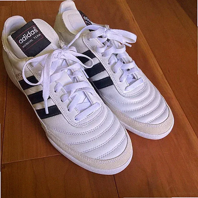 adidas Mundial Team ID4053 White Core Black Gold Metallic Turf Shoes US7.5 Used