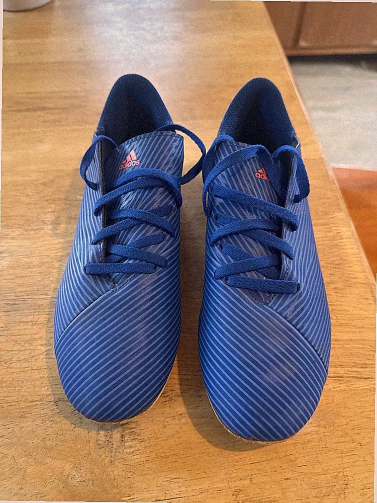 adidas nemesis soccer cleats Size 6
