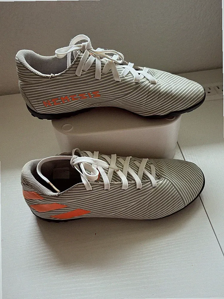 Adidas Nemeziz Boys Girls Soccer Cleats Size 7 Gray/Orange Striped FG Youuth