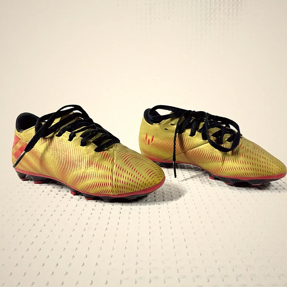 adidas Nemeziz Messi Firm Ground Soccer Futbol Cleats Gold Red Boys Youth 13