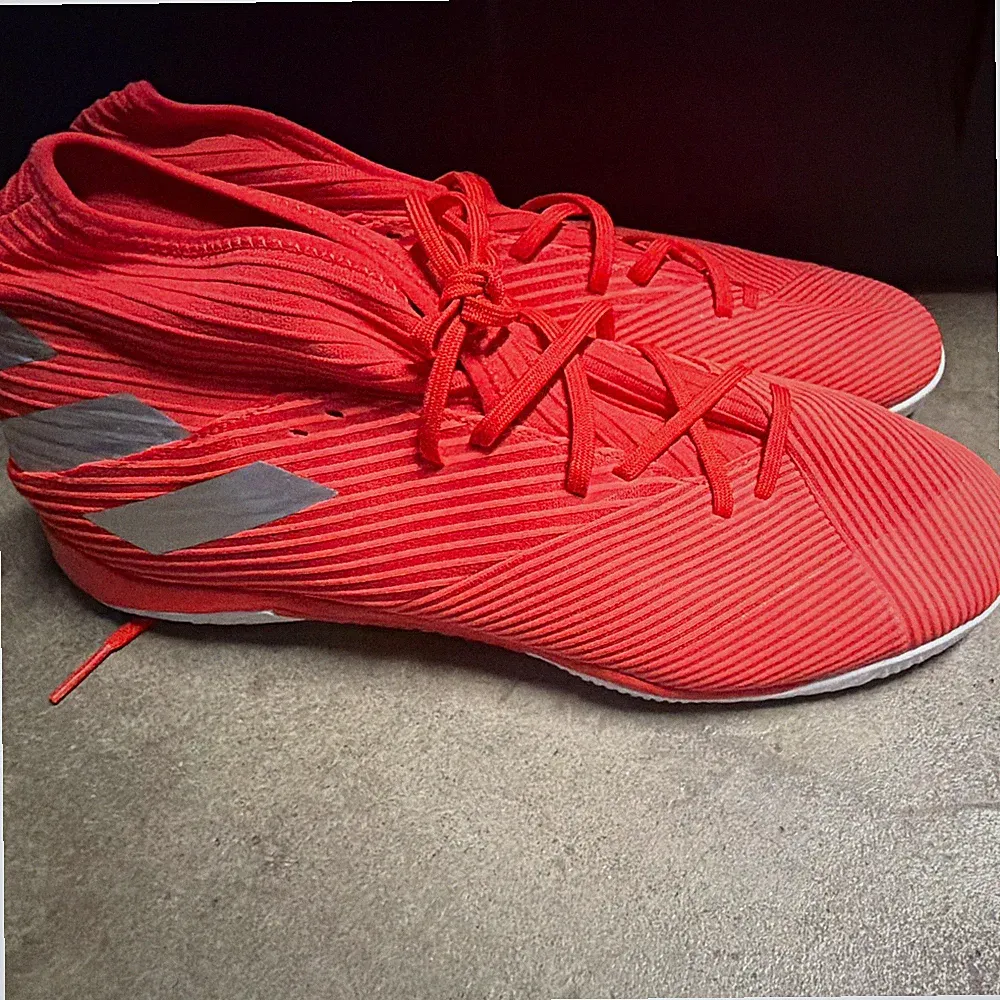 adidas Nemeziz Soccer indoor Shoes Mid Top Lace Up F34412 Men’s 12.5