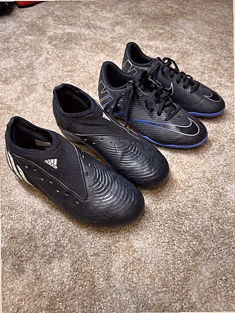 Adidas & Nike Youth Soccer cleats Youth Size 2.5Y and 3Y Black lot of 2