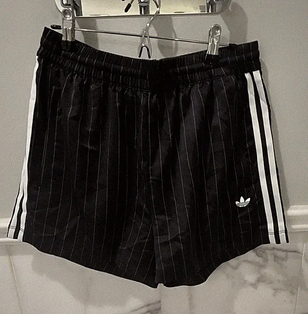 adidas Originals Women’s Pinstripe Soccer Shorts Black/White Drawstring M