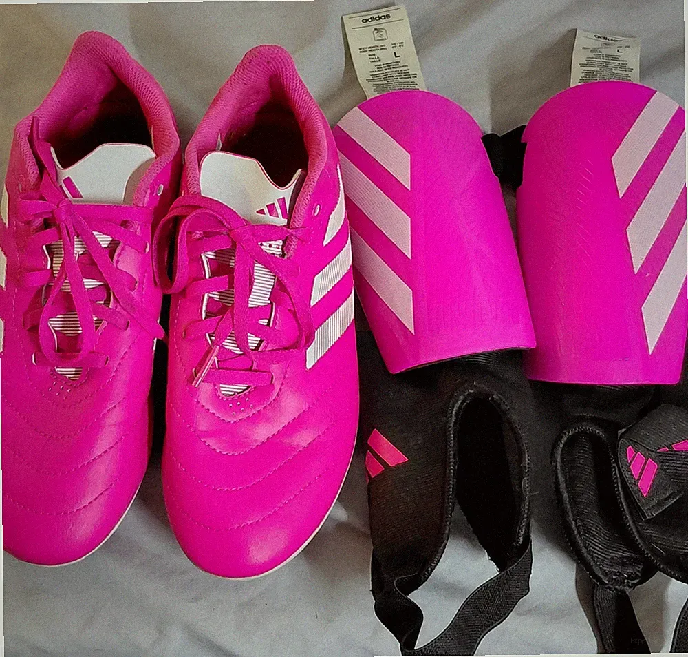 Adidas Pink Soccer Cleats US Sz 6 And Shin Guards Size L Soccer Gear Set