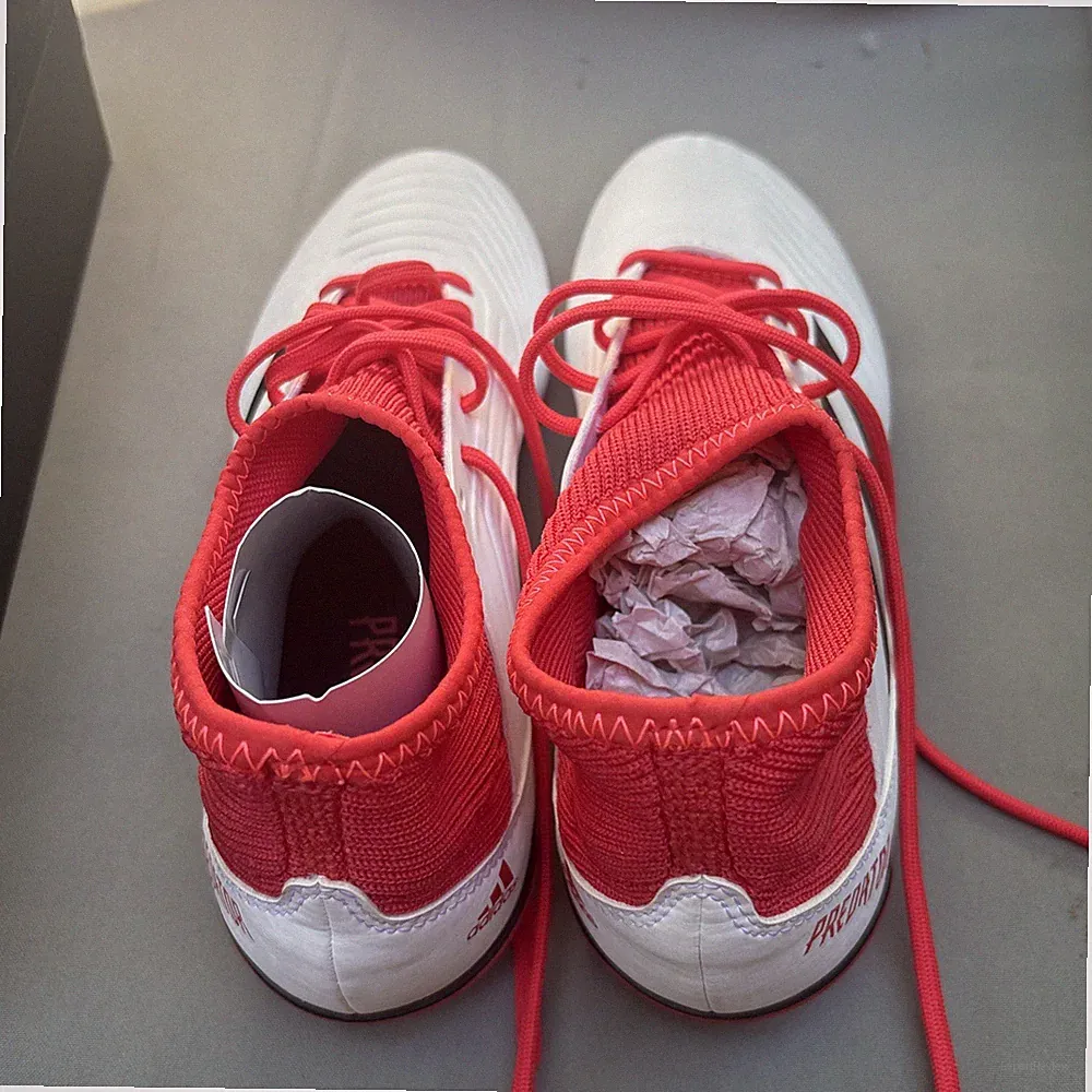 adidas Predator 18.3 FG J Soccer Shoes for Kids Red/Black/White, Size 5.5 NWT