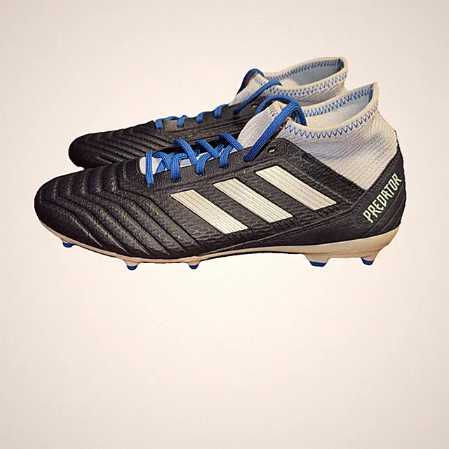 Adidas Predator 18.3 Soccer Cleats 9 Women’s Navy Blue Laced Hightops Comfort