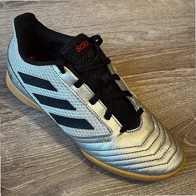 Adidas Predator 19.4 Sala Kids Indoor Soccer Shoes Silver Black G25829 Size 3.5Y