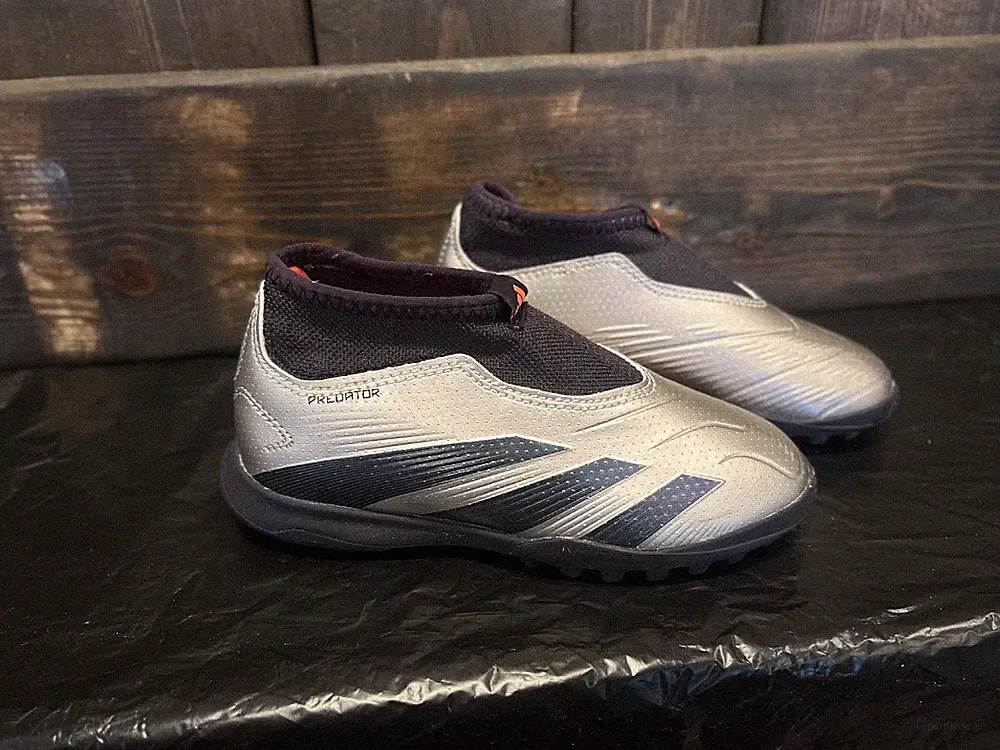 adidas Predator 24 League Laceless TF Kids Soccer Cleats IF6428 Size 10.5 k