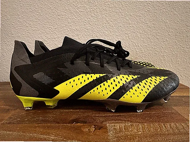 Adidas Predator Accuracy.1 Low FG Soccer Cleats Black/Green IG0782 Men’s Sz 7.5