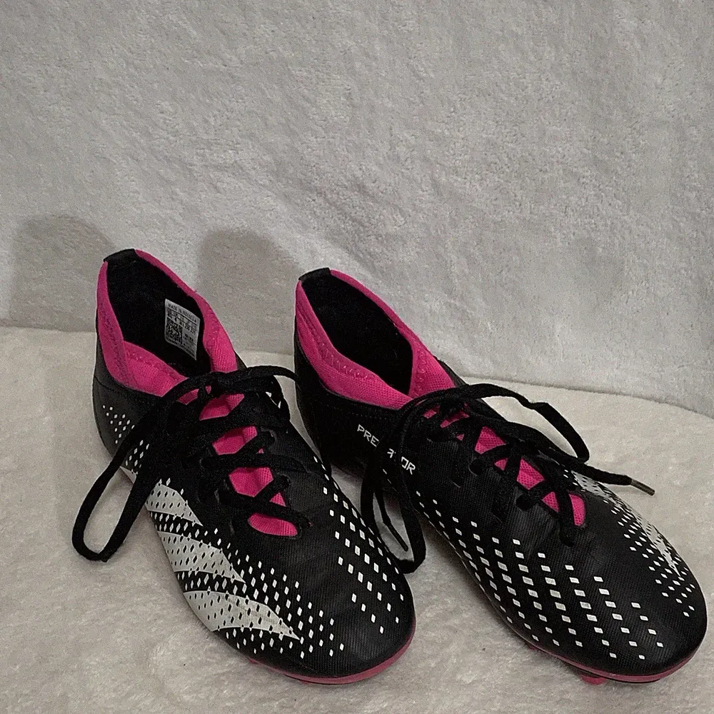 Adidas Predator Accuracy.4 FxG Kids Flexible Ground Indoor Soccer Cleats Sz 4.5