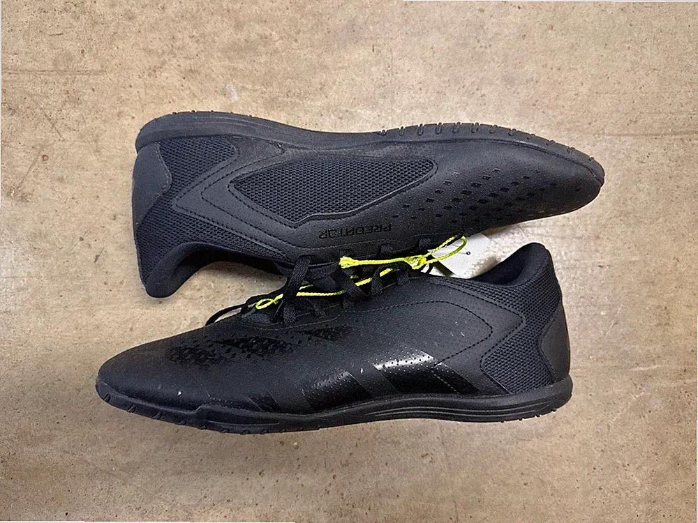 Adidas Predator Accuracy.4 Mens Size 9 Indoor Turf Soccer Cleats Black Used