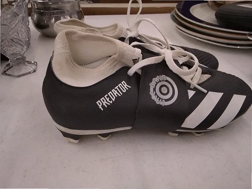 Adidas Predator Boys Girls Soccer Size 5.5 Cleats Shoes Black