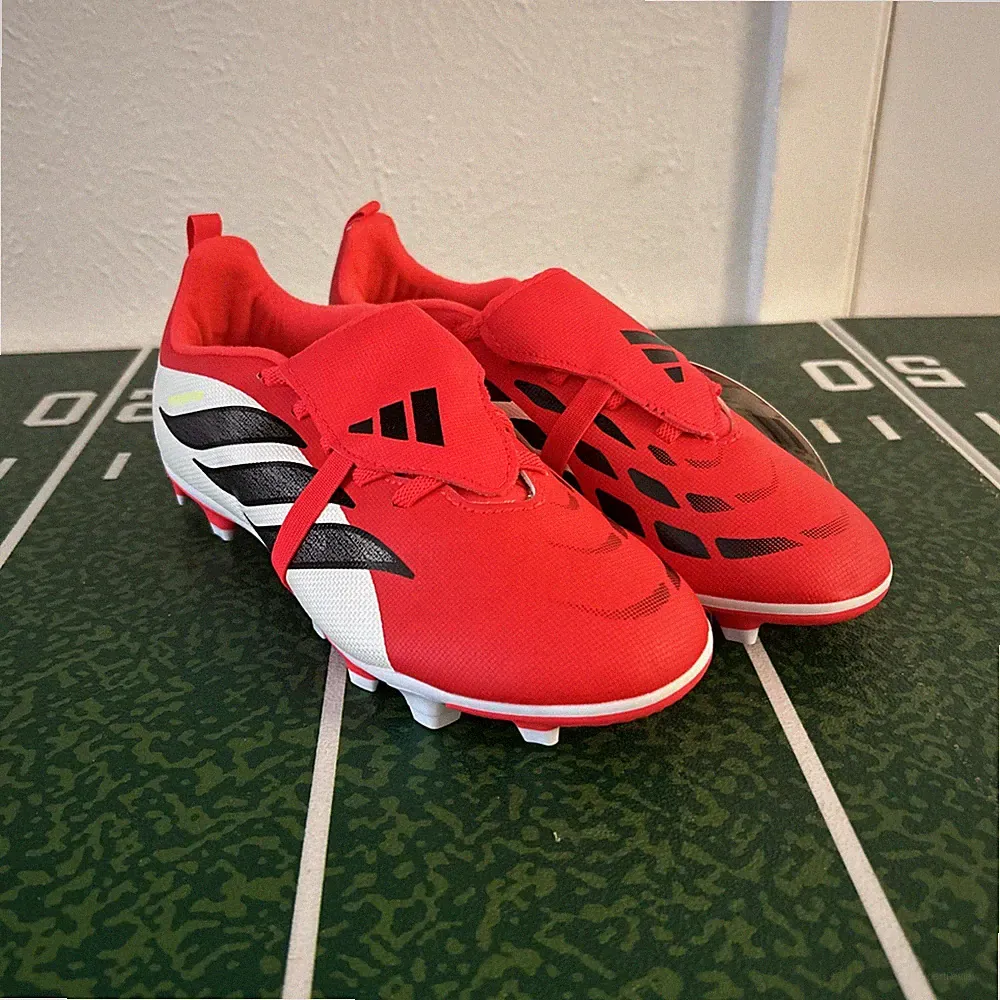 adidas Predator Club Kids Junior FG/MG Soccer Cleats Red White JS0352 Size 4 1/2