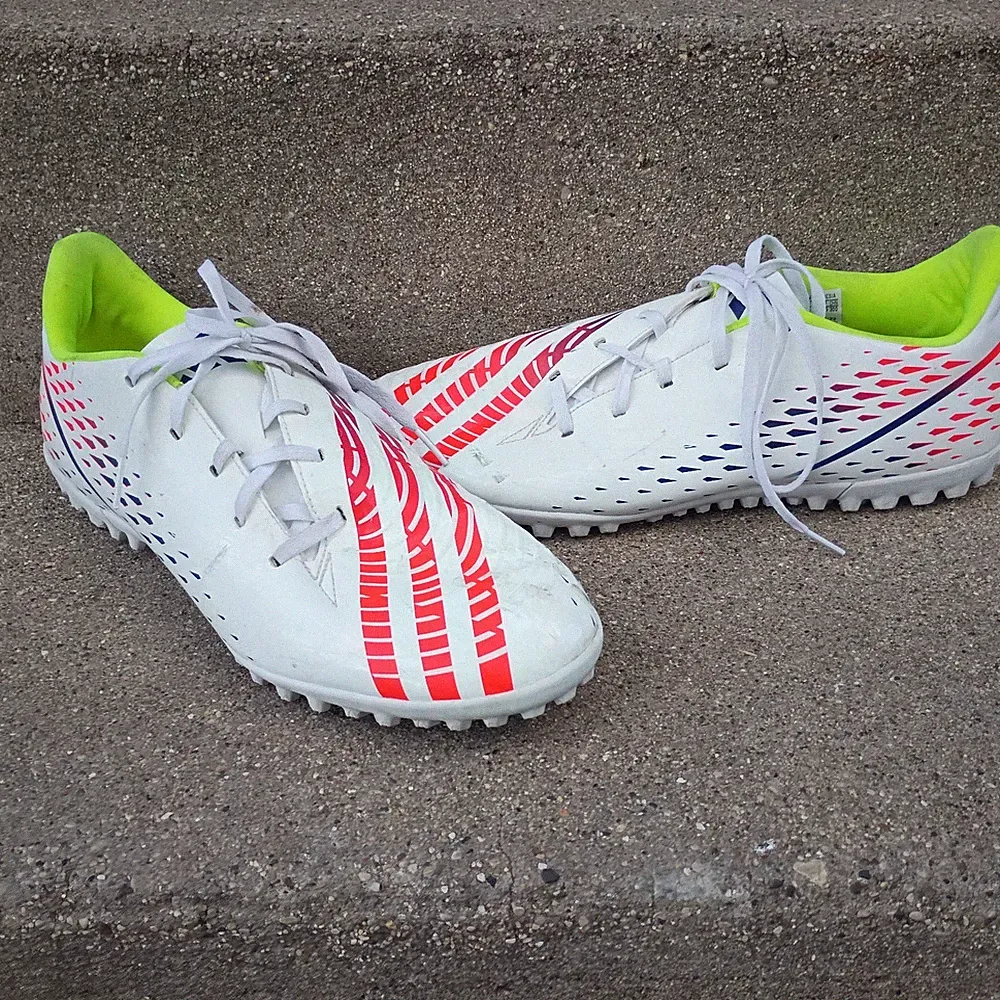 adidas Predator Edge.4 Turf Soccer Cleats Men’s Size 13.5 White MULTI Football
