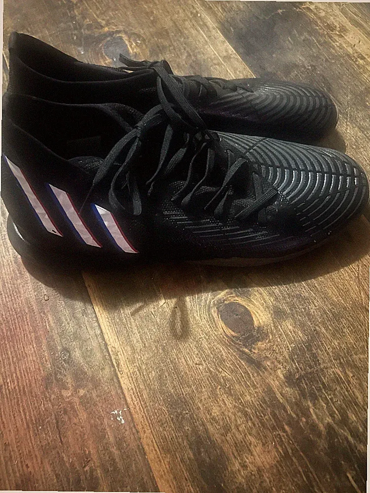 Adidas Predator Edge Men’s Size 9.5 Black Indoor Soccer Cleats Shoe