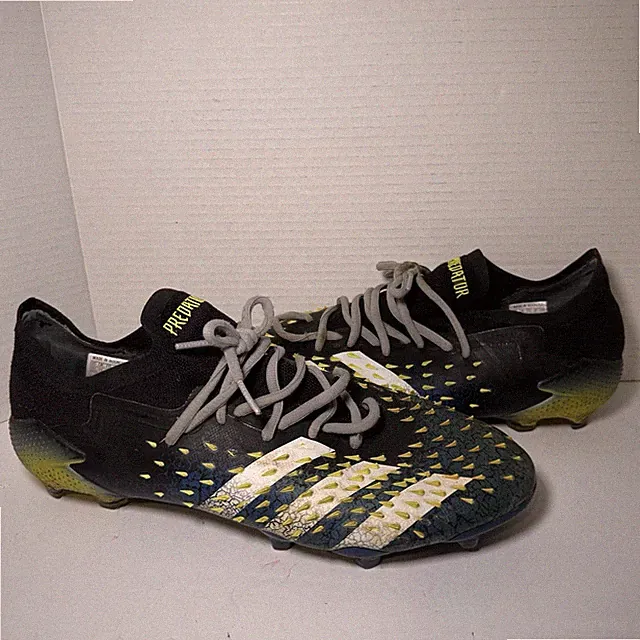 Adidas Predator Freak 1 Low Firm Ground Cleats FY0745 Men’s Size 11.5