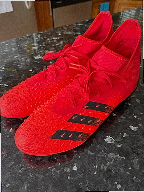 Adidas Predator Freak.2 FG Demonskin Solar Red Black Cleats | NWOT | Size 13.5