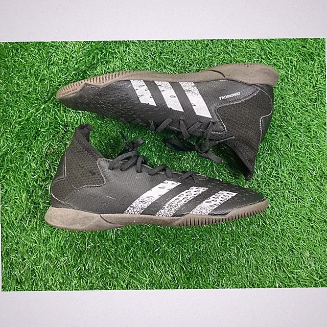 Adidas Predator Freak .3 Indoor Soccer Shoes Black White FY1033 Kids Size 3.5Y