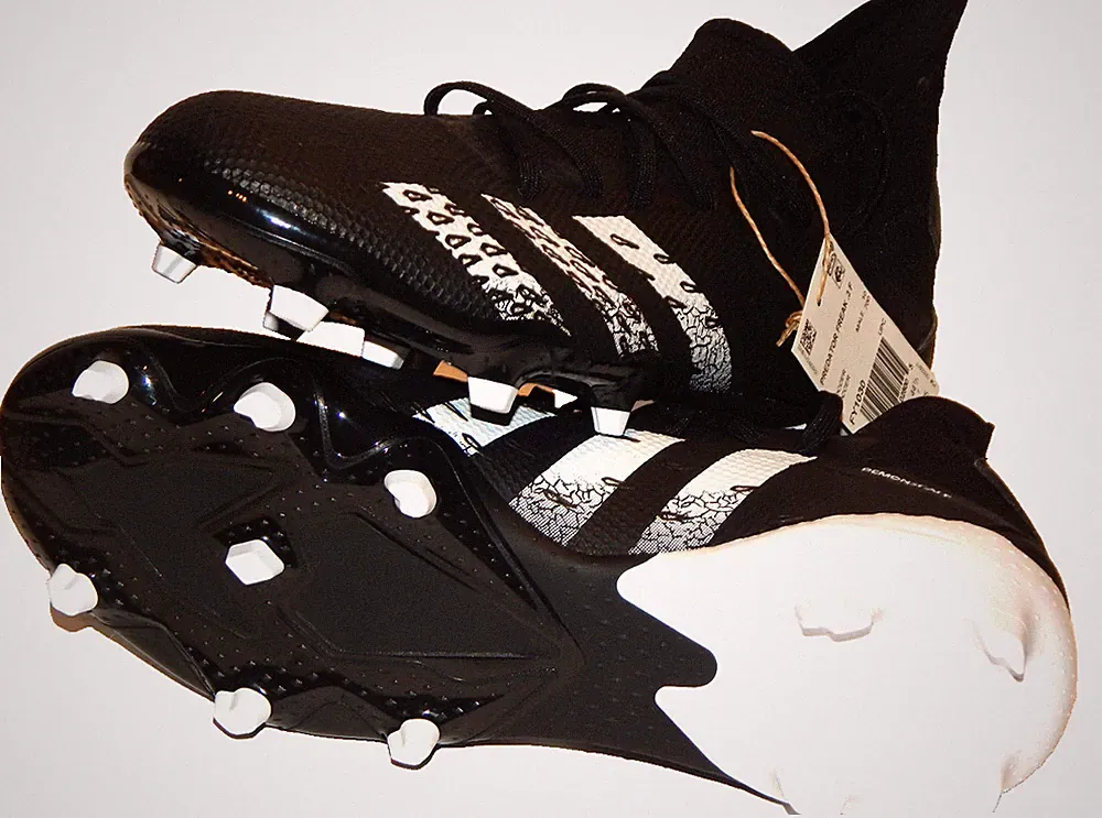 Adidas Predator Freak .3 Mens Soccer Cleats FY1030 Size 7.5 Black / Whtite