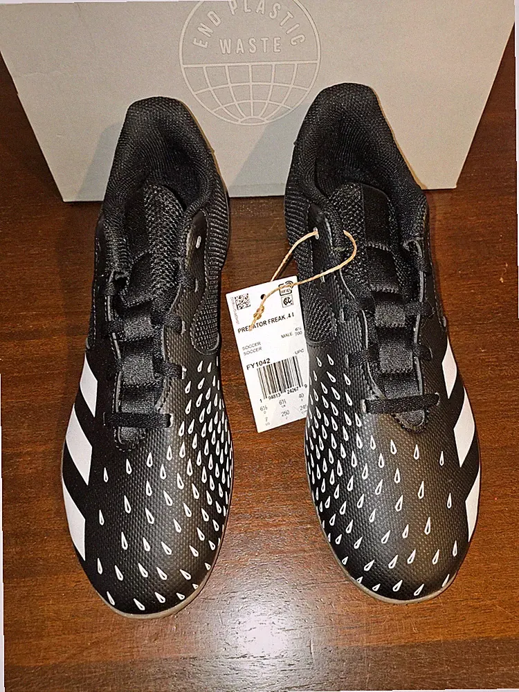 Adidas Predator Freak .4 FY1041 FXGJ Soccer Cleats Kids SZ 7 New in box