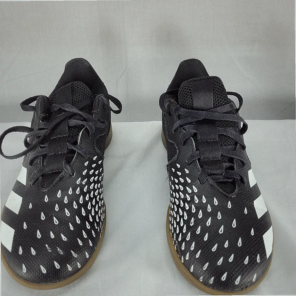 Adidas Predator Freak.4 IN Mens 5 Black White Indoor Soccer Shoes Gum Sole